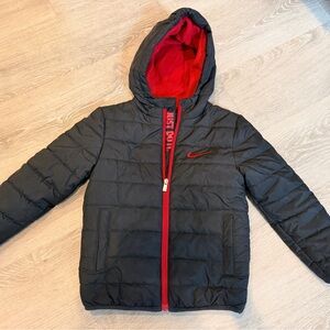 Nike Kids Puffer Jacket in Black and Red. Size 6